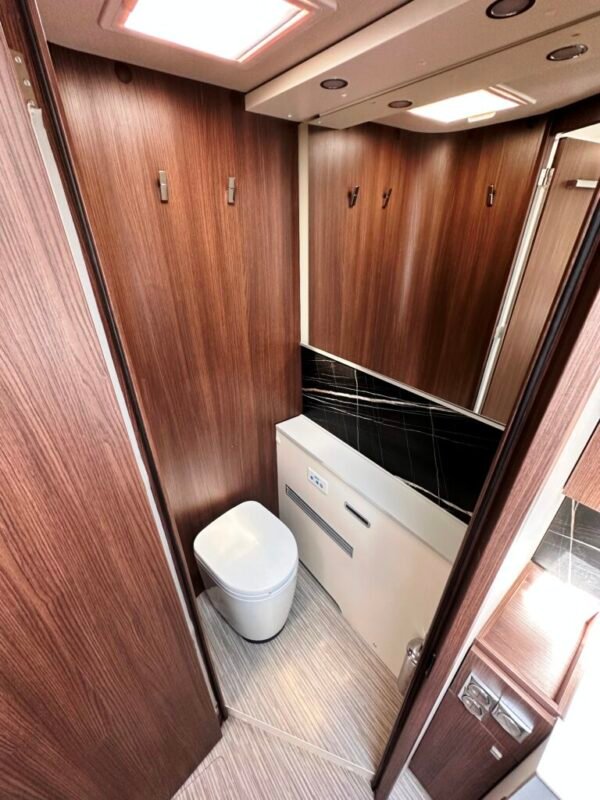 Camping-car BURSTNER ELEGANCE I 910 – Image 17