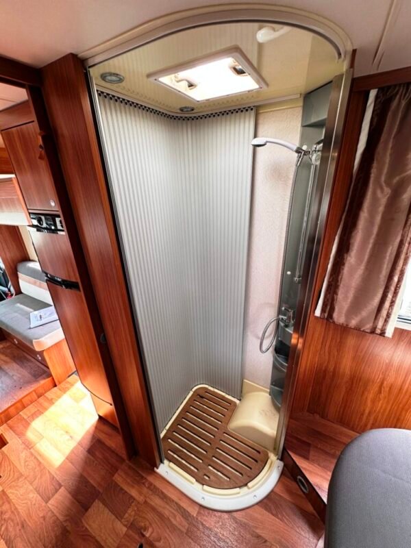 Camping-car DETHLEFFS T 7151 GLOBE 4 LUXUS – Image 16