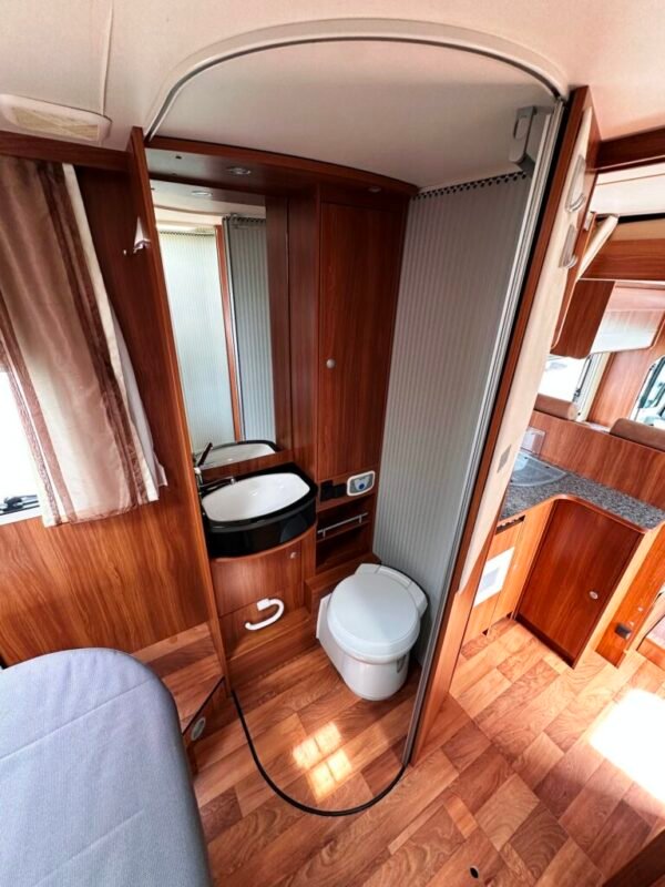 Camping-car DETHLEFFS T 7151 GLOBE 4 LUXUS – Image 17