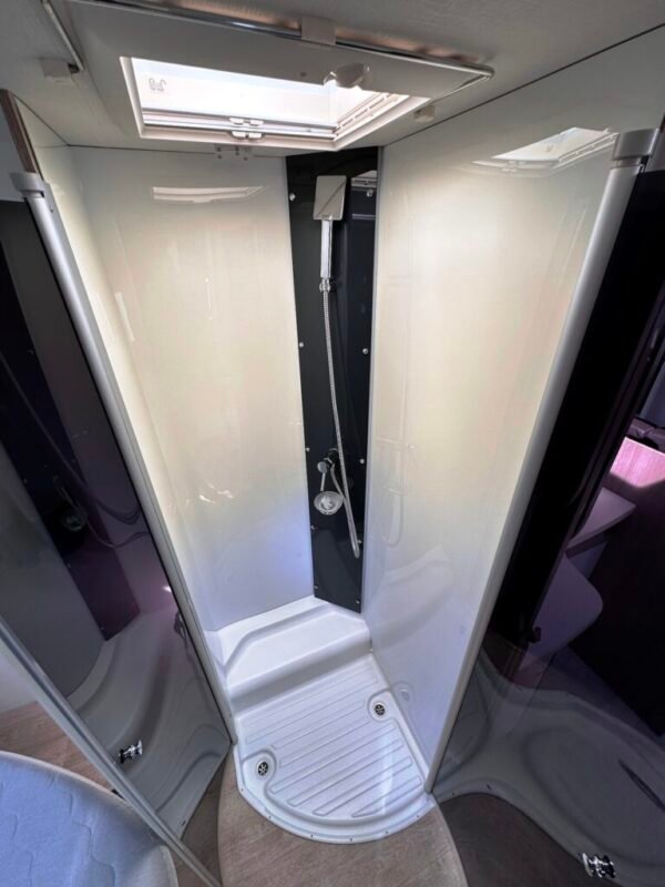 Camping-car CHAUSSON FLASH 718 XLB – Image 15
