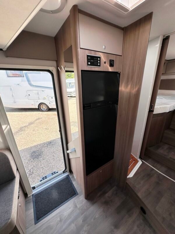 Camping-car T457 – Image 11