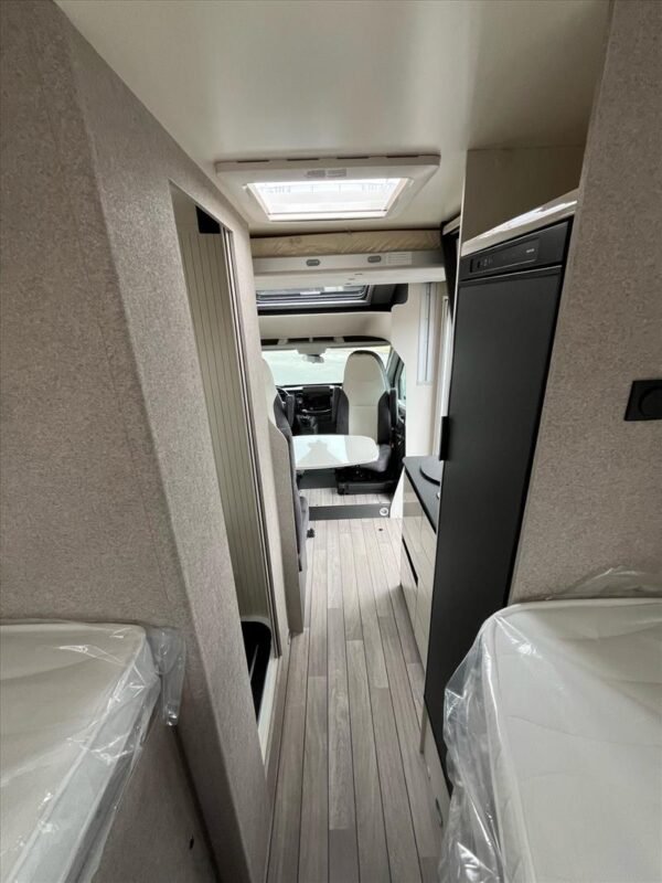 Camping-car MC LOUIS MC 4 SLIM 339 FORD 165 CV – Image 4
