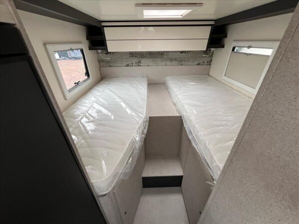 Camping-car MC LOUIS MC 4 SLIM 339 FORD 165 CV – Image 12