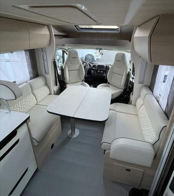 Camping-car RAPIDO 696F ULTIMATE LINE BOXER 2L2 Blue HDI 140 – Image 11
