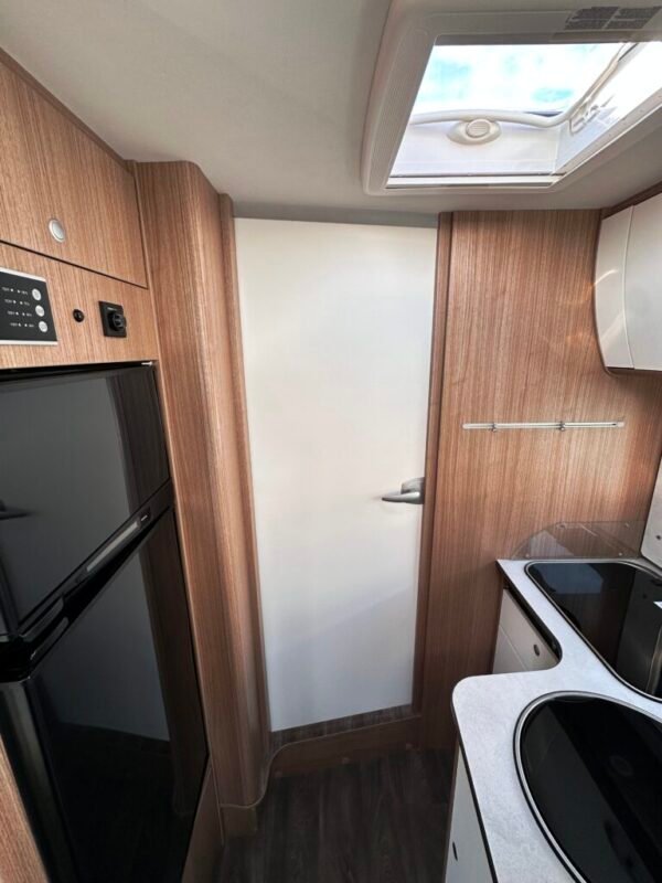 Camping-car ADRIA COMPACT SCS PLUS – Image 11